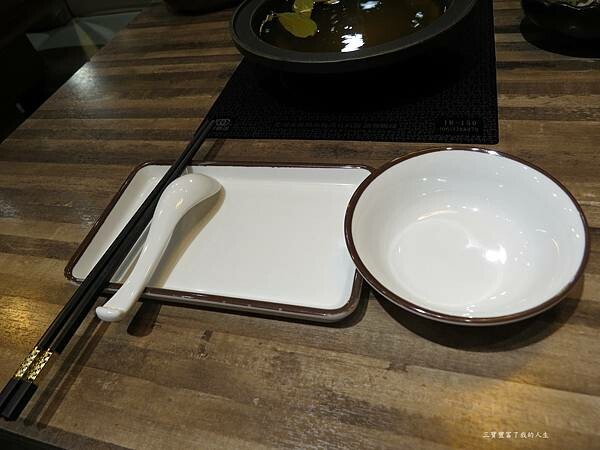 嘉義市東區嘉義美食 嘉義火鍋吃到飽推薦【肉食主義】精緻鍋物 鮮美食材豐富湯頭 自助吧蔬菜火鍋料及飲料冰品無限暢飲