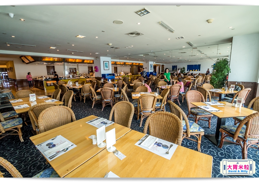 食尚Buffet月,吃到飽,高雄君鴻國際酒店,85百匯栢麗自助餐廳,招牌烤牛肉,蒙古烤肉,現點海鮮粥,精選主廚甜點,百樣餐點無限續盤 - 大胃米粒 DAVID & MILLY