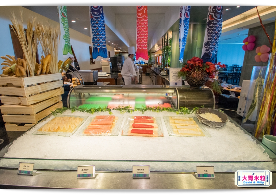 食尚Buffet月,吃到飽,高雄君鴻國際酒店,85百匯栢麗自助餐廳,招牌烤牛肉,蒙古烤肉,現點海鮮粥,精選主廚甜點,百樣餐點無限續盤 - 大胃米粒 DAVID & MILLY
