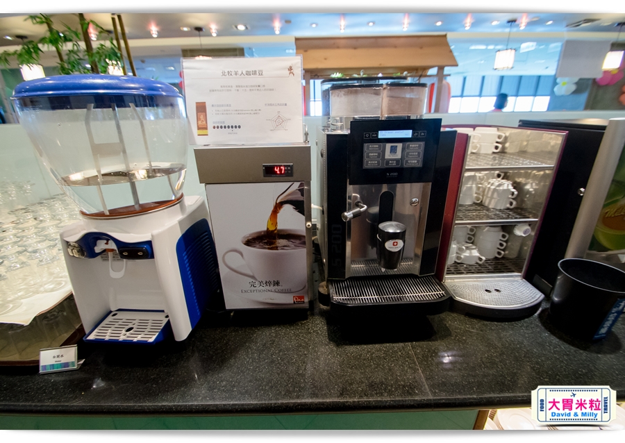 食尚Buffet月,吃到飽,高雄君鴻國際酒店,85百匯栢麗自助餐廳,招牌烤牛肉,蒙古烤肉,現點海鮮粥,精選主廚甜點,百樣餐點無限續盤 - 大胃米粒 DAVID & MILLY