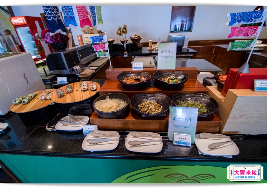 食尚Buffet月,吃到飽,高雄君鴻國際酒店,85百匯栢麗自助餐廳,招牌烤牛肉,蒙古烤肉,現點海鮮粥,精選主廚甜點,百樣餐點無限續盤 - 大胃米粒 DAVID & MILLY