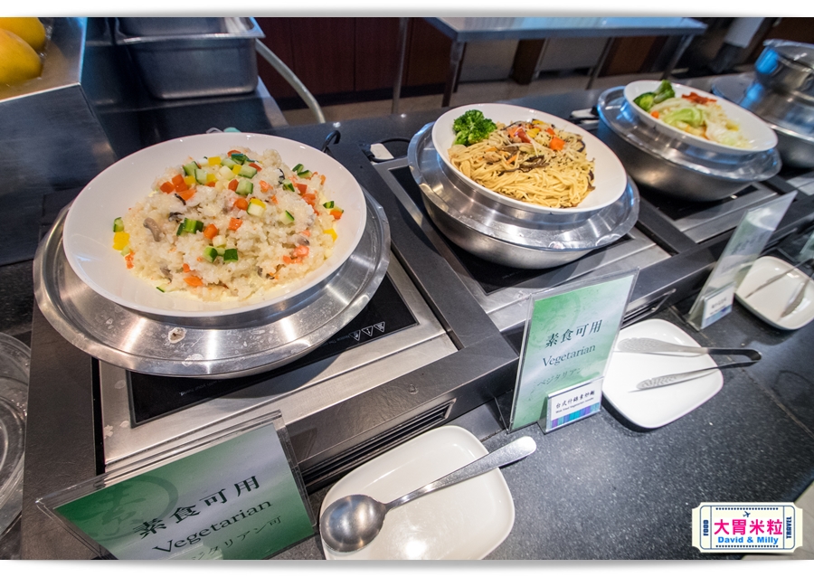 食尚Buffet月,吃到飽,高雄君鴻國際酒店,85百匯栢麗自助餐廳,招牌烤牛肉,蒙古烤肉,現點海鮮粥,精選主廚甜點,百樣餐點無限續盤 - 大胃米粒 DAVID & MILLY