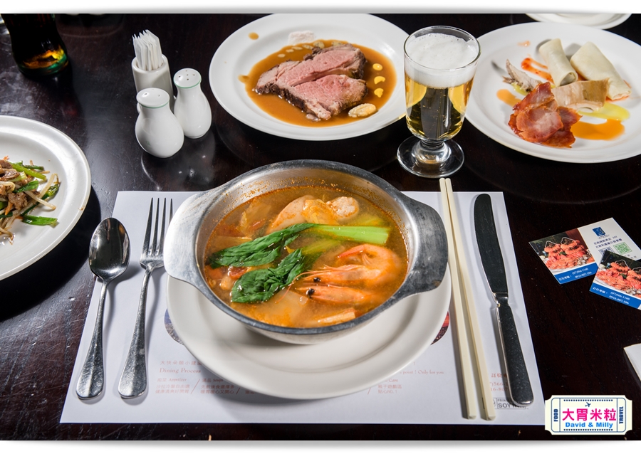 食尚Buffet月,吃到飽,高雄君鴻國際酒店,85百匯栢麗自助餐廳,招牌烤牛肉,蒙古烤肉,現點海鮮粥,精選主廚甜點,百樣餐點無限續盤 - 大胃米粒 DAVID & MILLY