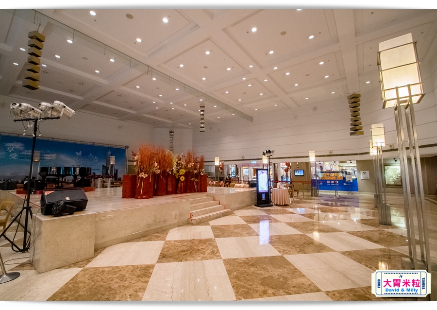 食尚Buffet月,吃到飽,高雄君鴻國際酒店,85百匯栢麗自助餐廳,招牌烤牛肉,蒙古烤肉,現點海鮮粥,精選主廚甜點,百樣餐點無限續盤 - 大胃米粒 DAVID & MILLY