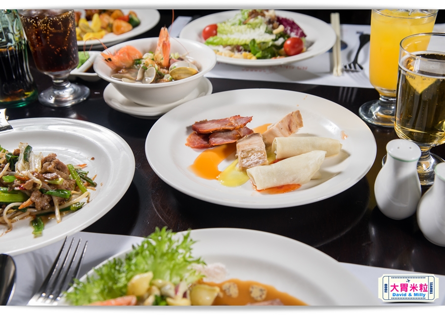 食尚Buffet月,吃到飽,高雄君鴻國際酒店,85百匯栢麗自助餐廳,招牌烤牛肉,蒙古烤肉,現點海鮮粥,精選主廚甜點,百樣餐點無限續盤 - 大胃米粒 DAVID & MILLY