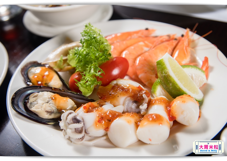 食尚Buffet月,吃到飽,高雄君鴻國際酒店,85百匯栢麗自助餐廳,招牌烤牛肉,蒙古烤肉,現點海鮮粥,精選主廚甜點,百樣餐點無限續盤 - 大胃米粒 DAVID & MILLY