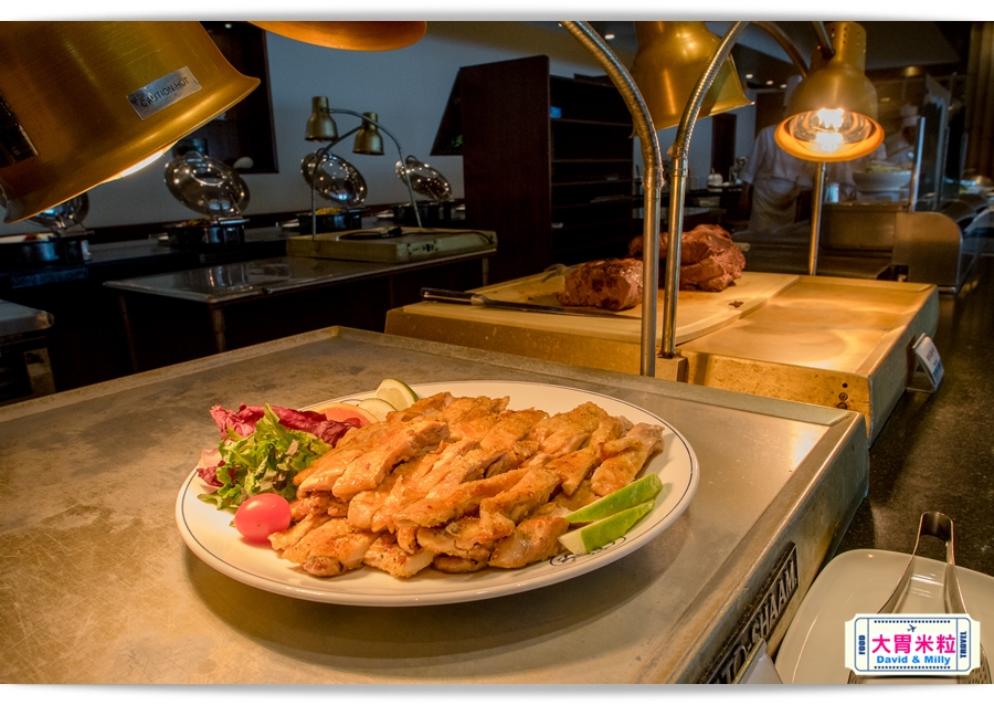 食尚Buffet月,吃到飽,高雄君鴻國際酒店,85百匯栢麗自助餐廳,招牌烤牛肉,蒙古烤肉,現點海鮮粥,精選主廚甜點,百樣餐點無限續盤 - 大胃米粒 DAVID & MILLY