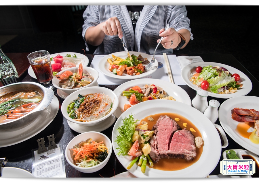 食尚Buffet月,吃到飽,高雄君鴻國際酒店,85百匯栢麗自助餐廳,招牌烤牛肉,蒙古烤肉,現點海鮮粥,精選主廚甜點,百樣餐點無限續盤 - 大胃米粒 DAVID & MILLY