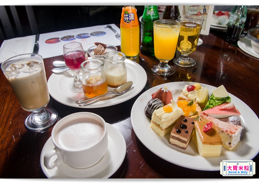 食尚Buffet月,吃到飽,高雄君鴻國際酒店,85百匯栢麗自助餐廳,招牌烤牛肉,蒙古烤肉,現點海鮮粥,精選主廚甜點,百樣餐點無限續盤 - 大胃米粒 DAVID & MILLY