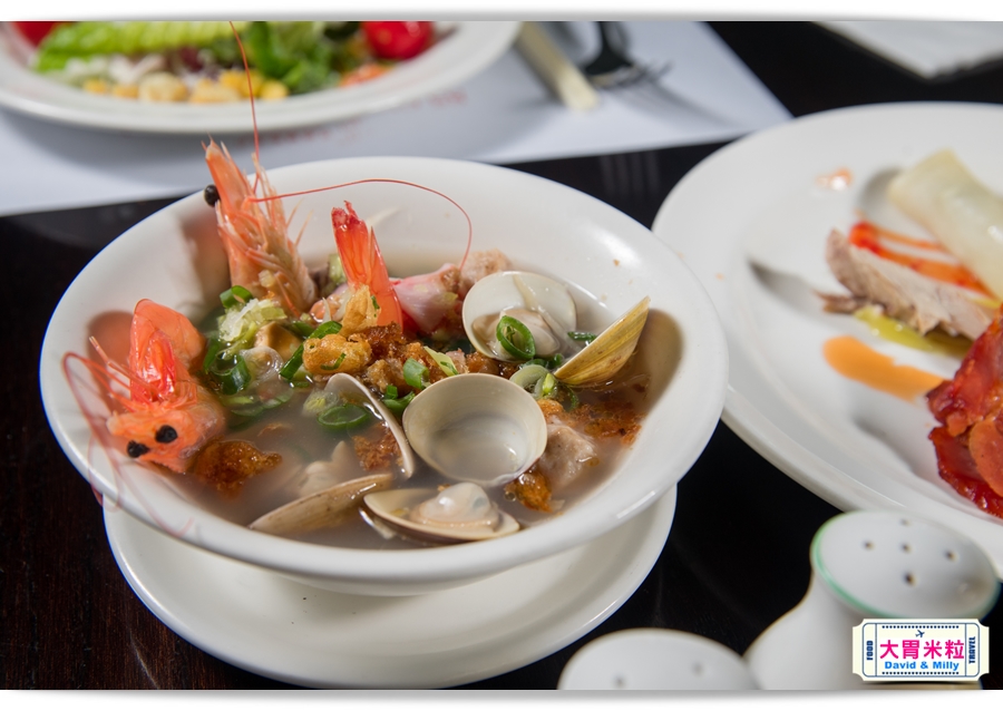 食尚Buffet月,吃到飽,高雄君鴻國際酒店,85百匯栢麗自助餐廳,招牌烤牛肉,蒙古烤肉,現點海鮮粥,精選主廚甜點,百樣餐點無限續盤 - 大胃米粒 DAVID & MILLY