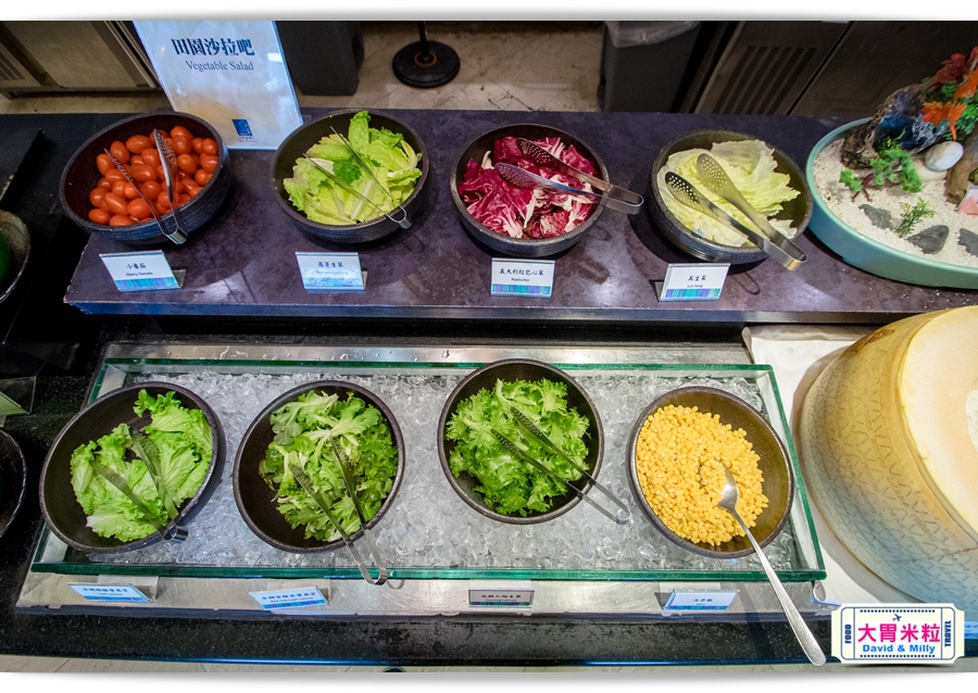 食尚Buffet月,吃到飽,高雄君鴻國際酒店,85百匯栢麗自助餐廳,招牌烤牛肉,蒙古烤肉,現點海鮮粥,精選主廚甜點,百樣餐點無限續盤 - 大胃米粒 DAVID & MILLY