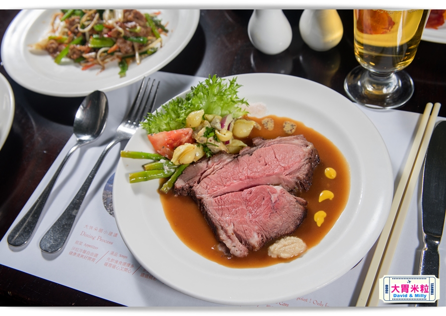 食尚Buffet月,吃到飽,高雄君鴻國際酒店,85百匯栢麗自助餐廳,招牌烤牛肉,蒙古烤肉,現點海鮮粥,精選主廚甜點,百樣餐點無限續盤 - 大胃米粒 DAVID & MILLY