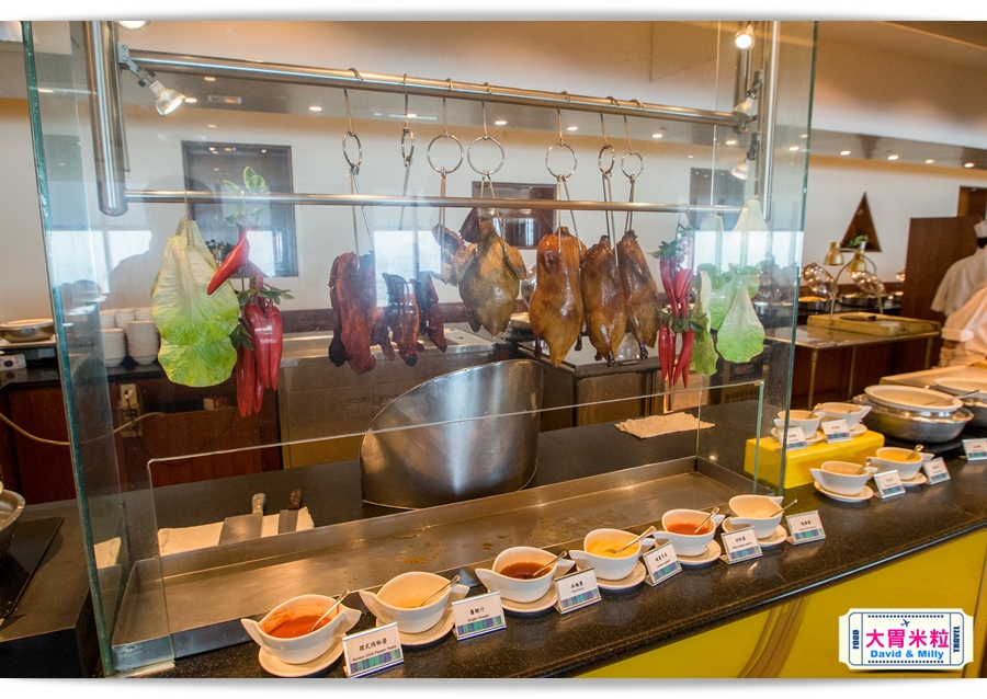 食尚Buffet月,吃到飽,高雄君鴻國際酒店,85百匯栢麗自助餐廳,招牌烤牛肉,蒙古烤肉,現點海鮮粥,精選主廚甜點,百樣餐點無限續盤 - 大胃米粒 DAVID & MILLY