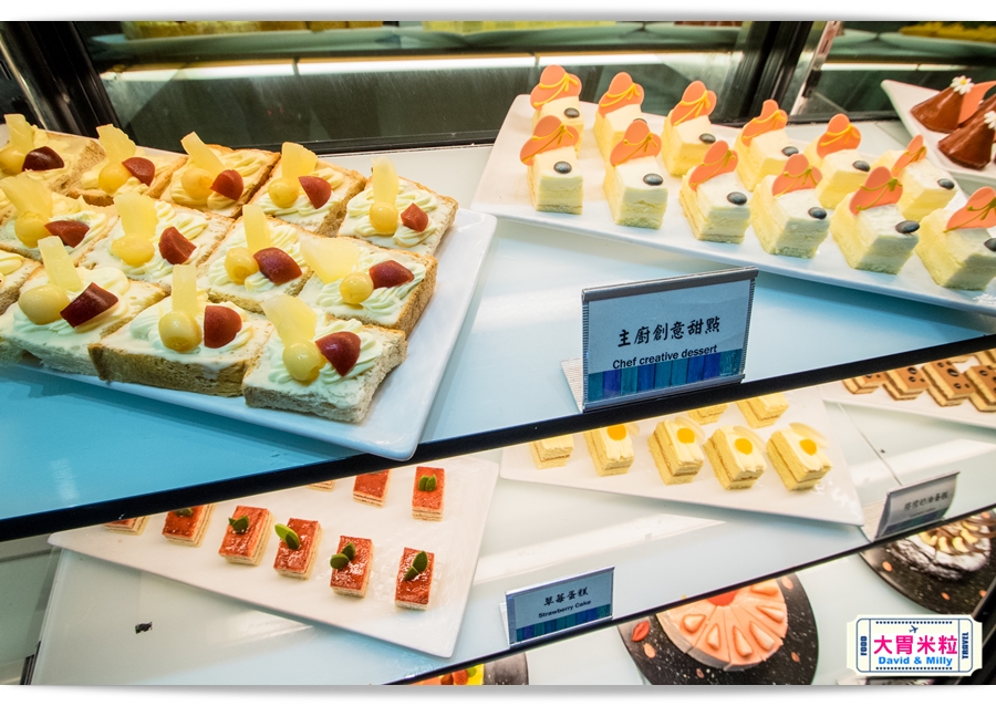 食尚Buffet月,吃到飽,高雄君鴻國際酒店,85百匯栢麗自助餐廳,招牌烤牛肉,蒙古烤肉,現點海鮮粥,精選主廚甜點,百樣餐點無限續盤 - 大胃米粒 DAVID & MILLY