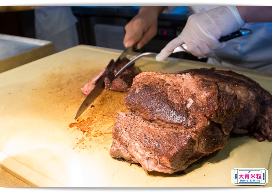 食尚Buffet月,吃到飽,高雄君鴻國際酒店,85百匯栢麗自助餐廳,招牌烤牛肉,蒙古烤肉,現點海鮮粥,精選主廚甜點,百樣餐點無限續盤 - 大胃米粒 DAVID & MILLY