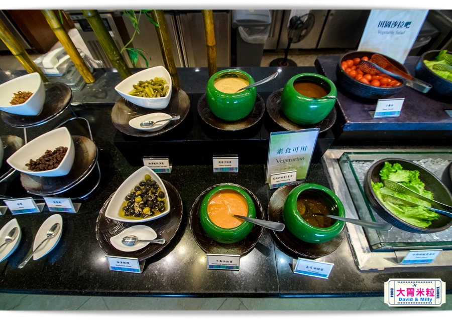 食尚Buffet月,吃到飽,高雄君鴻國際酒店,85百匯栢麗自助餐廳,招牌烤牛肉,蒙古烤肉,現點海鮮粥,精選主廚甜點,百樣餐點無限續盤 - 大胃米粒 DAVID & MILLY