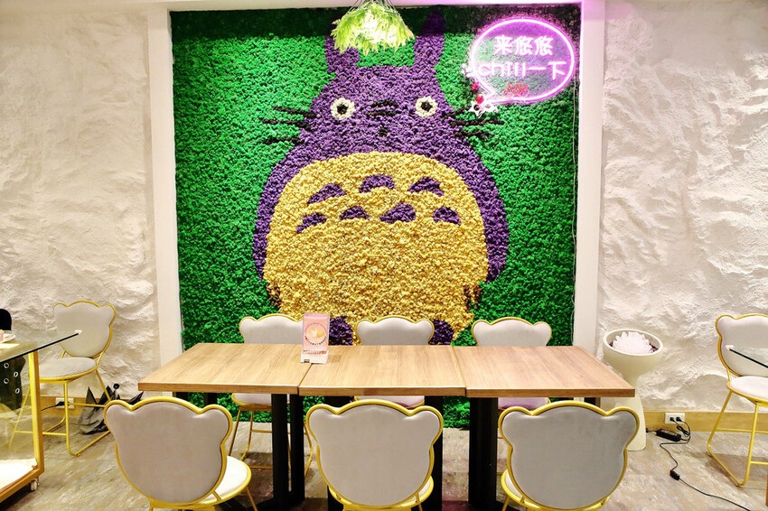 悠悠龍貓咖啡。全台唯一一間龍貓咖啡廳，龍貓卡通本尊活跳跳現身