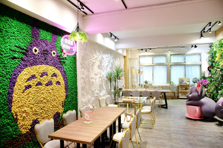 悠悠龍貓咖啡。全台唯一一間龍貓咖啡廳，龍貓卡通本尊活跳跳現身