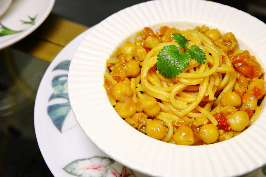 悠悠龍貓咖啡。全台唯一一間龍貓咖啡廳，龍貓卡通本尊活跳跳現身