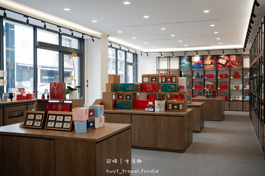 【實心蛋捲左營門市】醇濃爆餡蛋捲免費吃！高雄伴手禮，質感空間