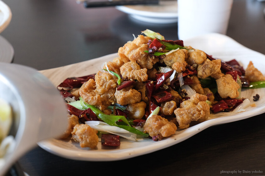 嘉義川菜料理》聚椒點川味坊，一個人也可以吃的酸菜魚鍋！來自四川的道地辛香料