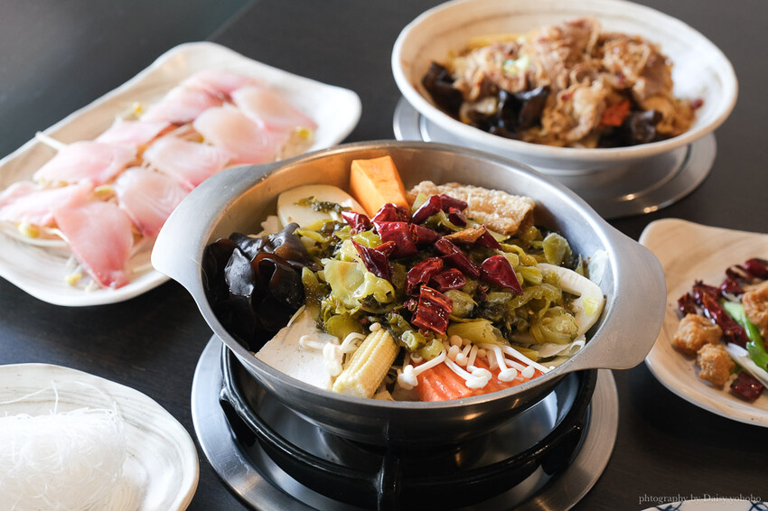 嘉義川菜料理》聚椒點川味坊，一個人也可以吃的酸菜魚鍋！來自四川的道地辛香料