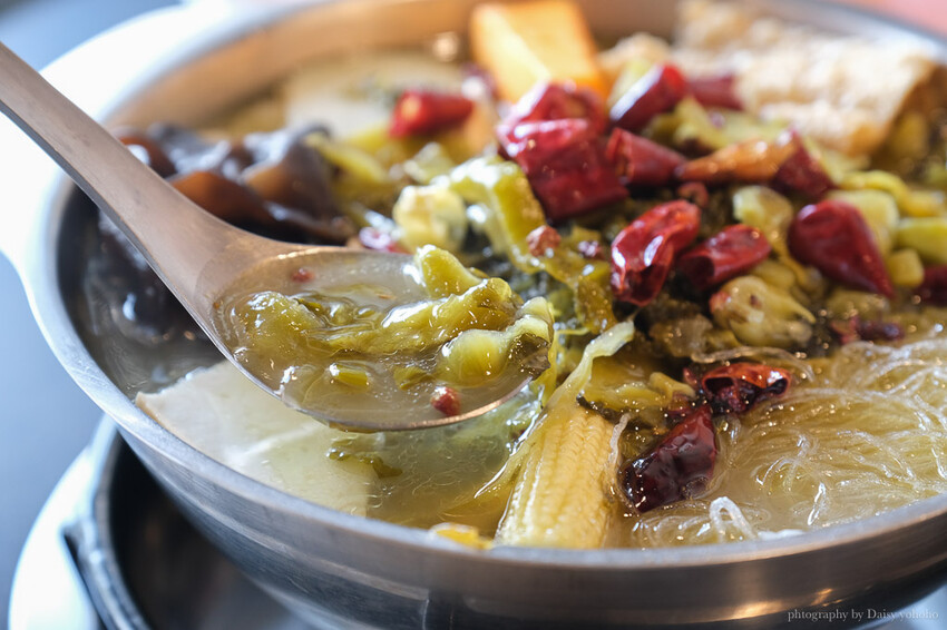 嘉義川菜料理》聚椒點川味坊，一個人也可以吃的酸菜魚鍋！來自四川的道地辛香料