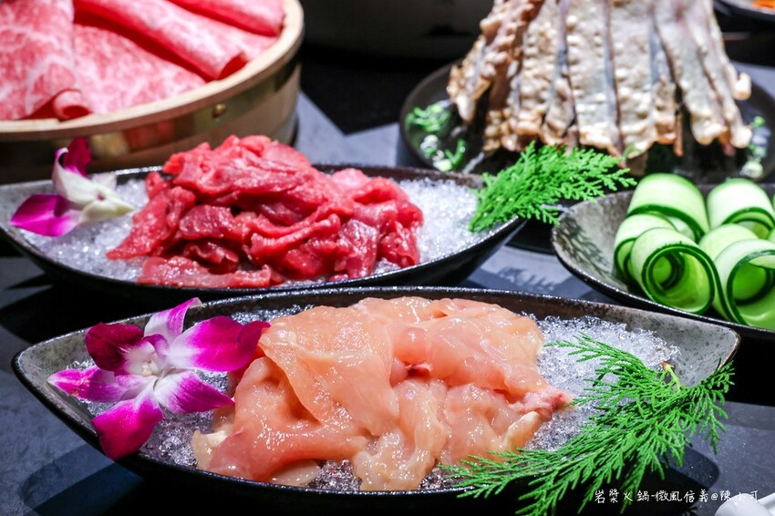 台北市信義區【台北火鍋】岩漿火鍋微風信義店，麻辣鴨血豆腐免費續！捷運市政府美食