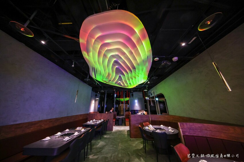 台北市信義區【台北火鍋】岩漿火鍋微風信義店，麻辣鴨血豆腐免費續！捷運市政府美食