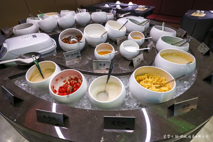 台北市信義區【台北火鍋】岩漿火鍋微風信義店，麻辣鴨血豆腐免費續！捷運市政府美食