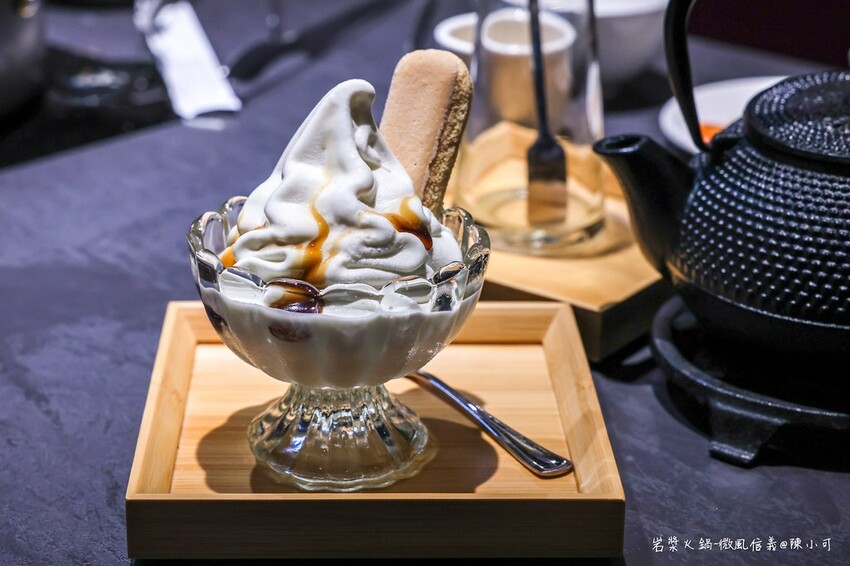 台北市信義區【台北火鍋】岩漿火鍋微風信義店，麻辣鴨血豆腐免費續！捷運市政府美食