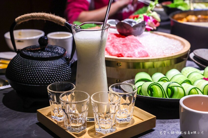 台北市信義區【台北火鍋】岩漿火鍋微風信義店，麻辣鴨血豆腐免費續！捷運市政府美食