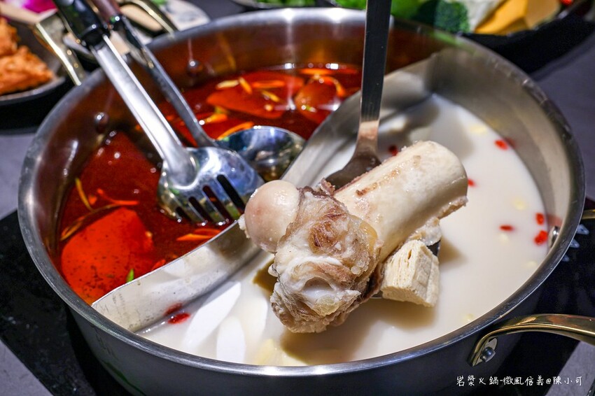 台北市信義區【台北火鍋】岩漿火鍋微風信義店，麻辣鴨血豆腐免費續！捷運市政府美食