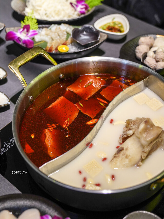 台北市信義區餐廳推薦 「岩漿火鍋-微風信義店」最強鴛鴦鍋!鍋底無限續加，大骨都可續 - 軟西，遊記