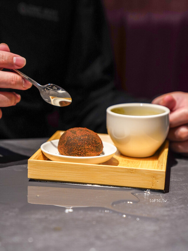 台北市信義區餐廳推薦 「岩漿火鍋-微風信義店」最強鴛鴦鍋!鍋底無限續加，大骨都可續 - 軟西，遊記