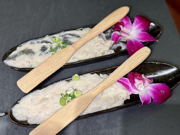 台北市信義區[信義區美食] 岩漿火鍋 微風信義店 信義區最強麻辣鍋 火焰炙燒豬配古法熬製湯頭 #市政府站美食 @蛋寶趴趴go