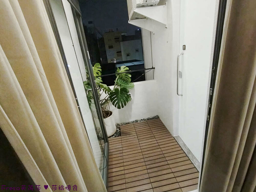 台中市西區台中飯店【嬉行旅】草悟道人氣森林系渡假飯店.綠植大廳拍好拍滿.獨特的陽台衛浴空間│勤美誠品│審計新村