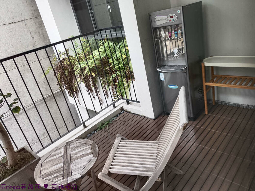 台中市西區台中飯店【嬉行旅】草悟道人氣森林系渡假飯店.綠植大廳拍好拍滿.獨特的陽台衛浴空間│勤美誠品│審計新村