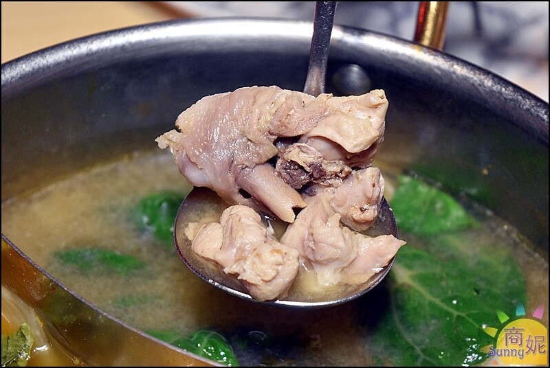 築崎火鍋。台中吃到飽火烤兩吃220元起!海陸吃到飽太享受.還有糖葫蘆烤串也太可愛了-商妮吃喝遊樂