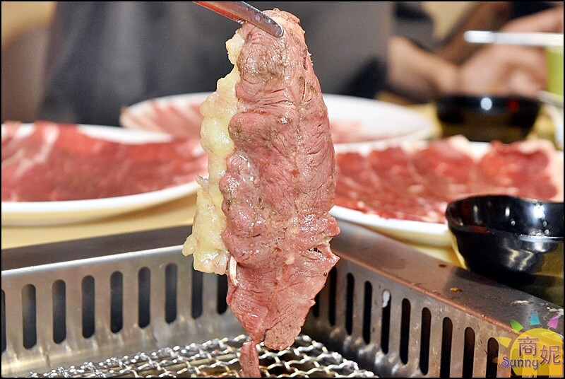 築崎火鍋。台中吃到飽火烤兩吃220元起!海陸吃到飽太享受.還有糖葫蘆烤串也太可愛了-商妮吃喝遊樂