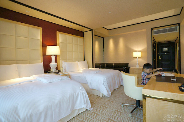 台中市西屯區林酒店》星級飯店杜拜休閒風,泳池SPA好愜意,異國餐廳料理國餐廳好享受,近秋紅谷、國家歌劇院,渡假休閒