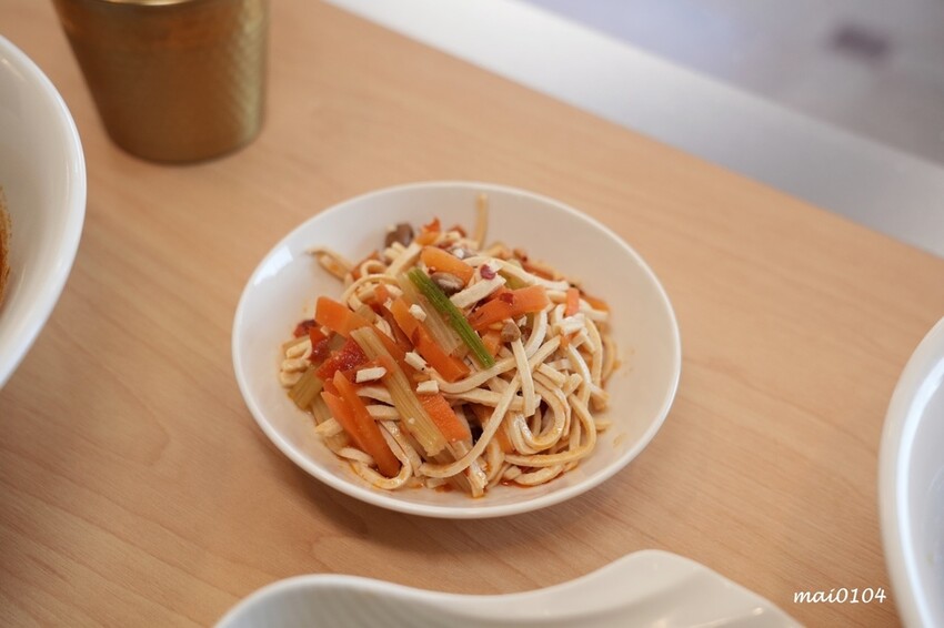 新北五股｜一面之緣楚襄麵食館～新開幕！湖北道地美食，酸辣粉、