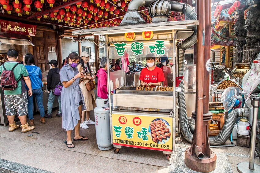 深坑老街！芭樂嬌七里香，極品烤雞屁股，大排長龍的必吃美味，錯過可惜