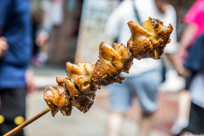 深坑老街！芭樂嬌七里香，極品烤雞屁股，大排長龍的必吃美味，錯過可惜