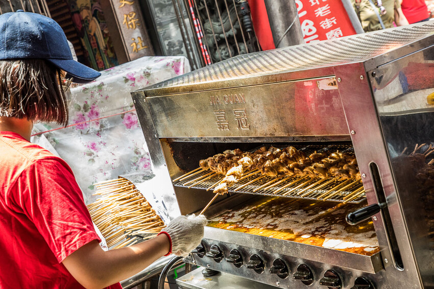 深坑老街！芭樂嬌七里香，極品烤雞屁股，大排長龍的必吃美味，錯過可惜