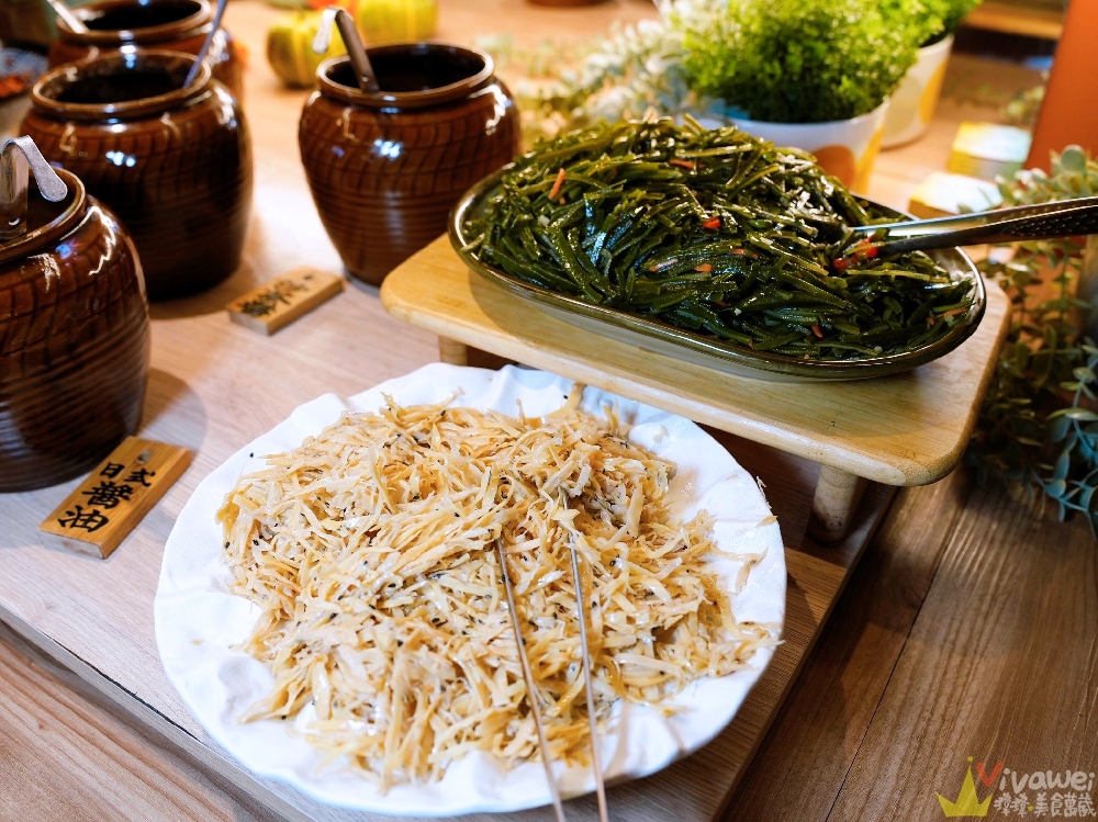 【月團圓雞湯火鍋】火鍋控必收!2025全新裝潢自助吧大升級!個人獨享鴛鴦鍋~蔬菜品項豐富~高品質鍋物專賣!