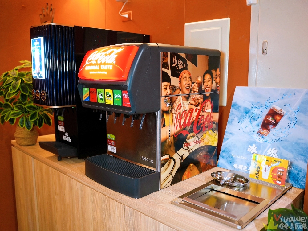 【月團圓雞湯火鍋】火鍋控必收!2025全新裝潢自助吧大升級!個人獨享鴛鴦鍋~蔬菜品項豐富~高品質鍋物專賣!