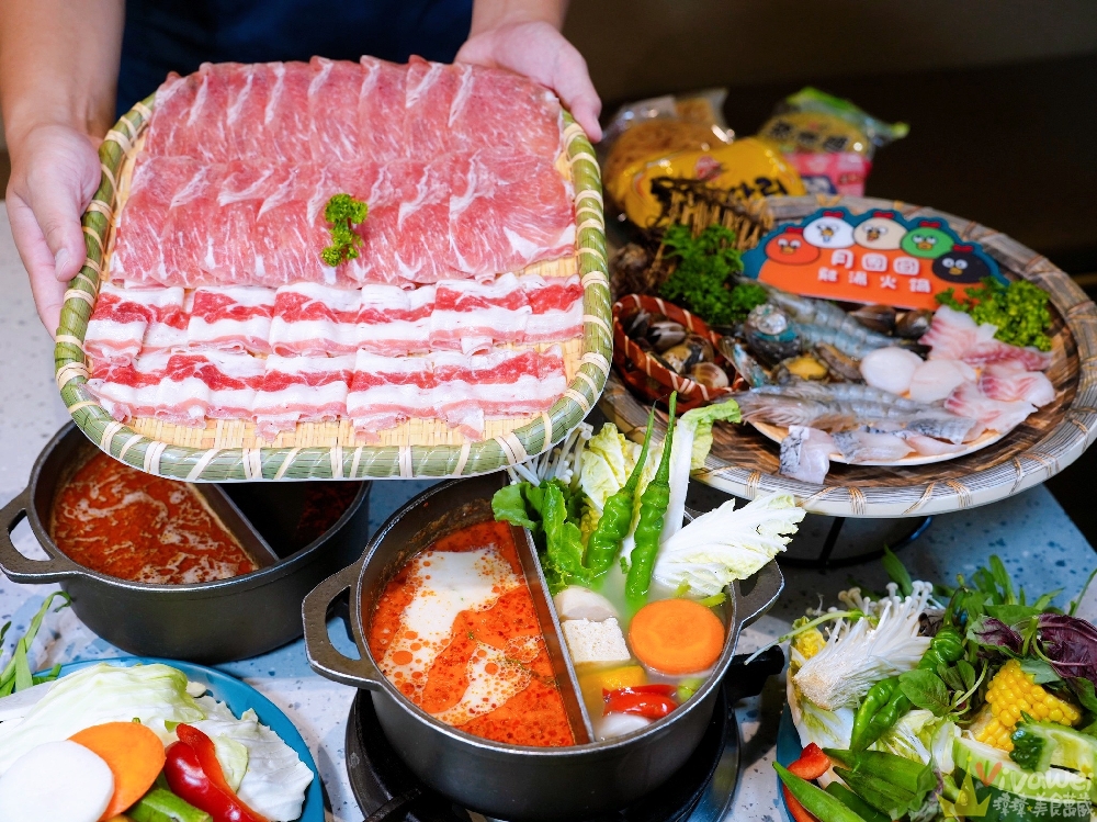 【月團圓雞湯火鍋】火鍋控必收!2025全新裝潢自助吧大升級!個人獨享鴛鴦鍋~蔬菜品項豐富~高品質鍋物專賣!