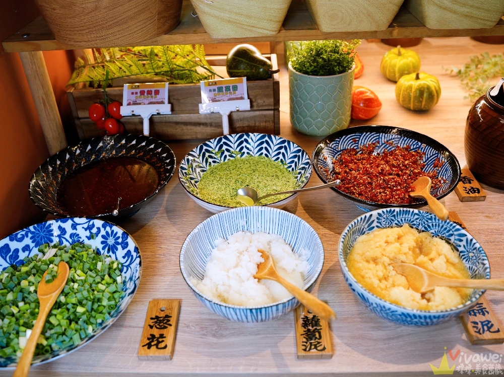 【月團圓雞湯火鍋】火鍋控必收!2025全新裝潢自助吧大升級!個人獨享鴛鴦鍋~蔬菜品項豐富~高品質鍋物專賣!