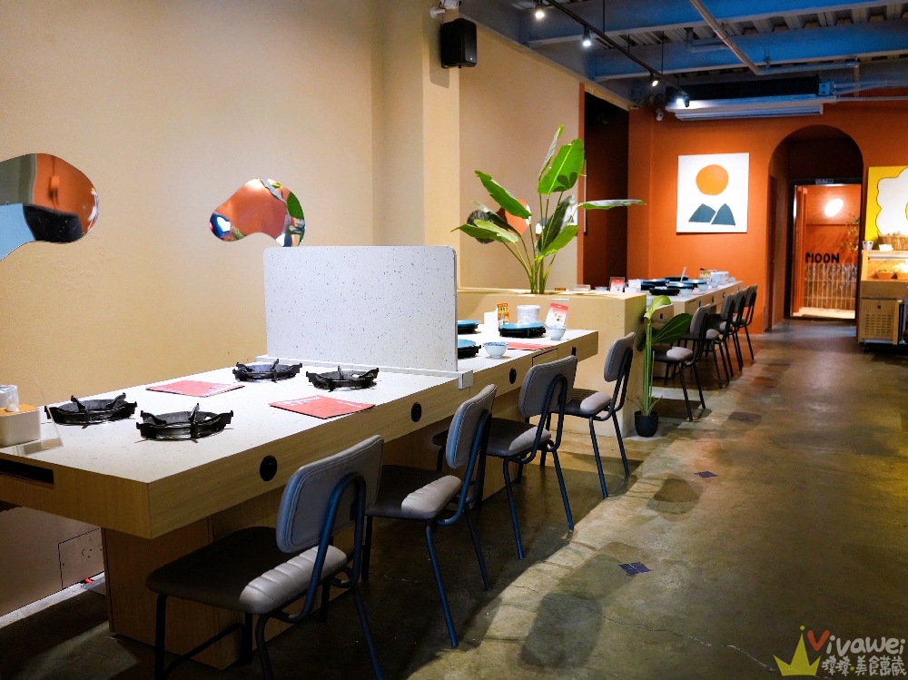 【月團圓雞湯火鍋】火鍋控必收!2025全新裝潢自助吧大升級!個人獨享鴛鴦鍋~蔬菜品項豐富~高品質鍋物專賣!